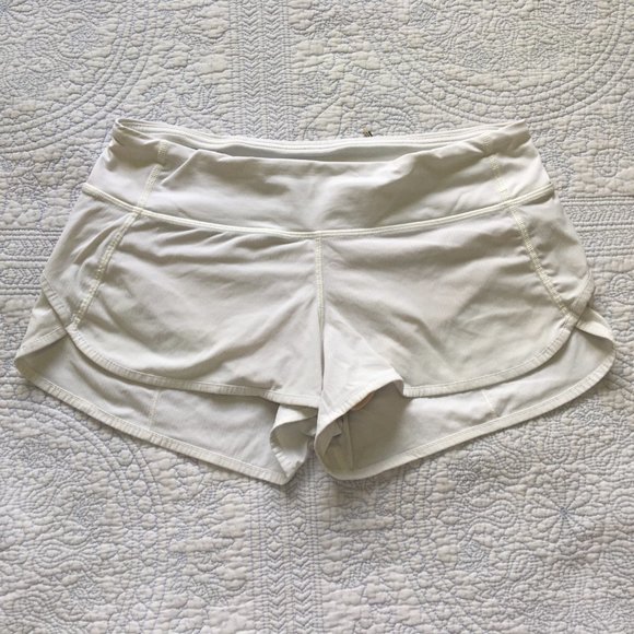 GUC Lululemon Size 6 Speed Short *2-way Stretch 2.5" White - Picture 8 of 12